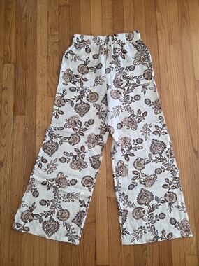 Women’s Wide-Leg Floral Print Pants in Brown on Cream